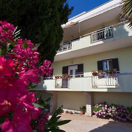 Apartments Ljerka Малинска Екстериор снимка