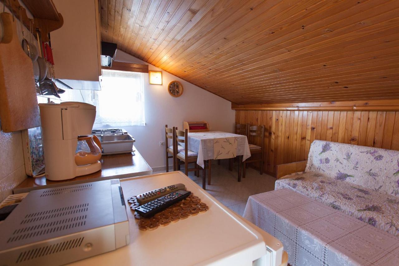 Apartments Ljerka Малинска Екстериор снимка