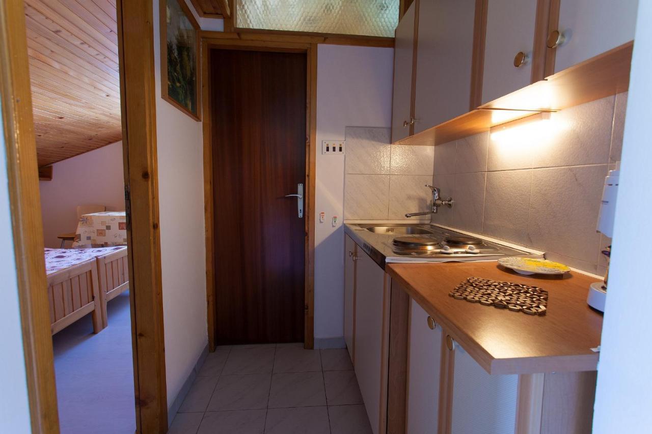 Apartments Ljerka Малинска Екстериор снимка