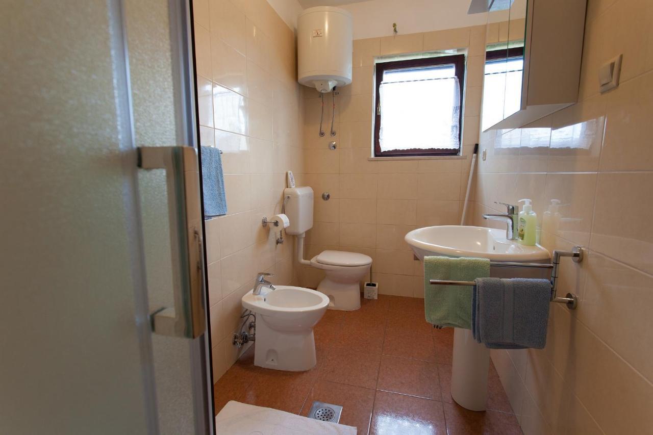 Apartments Ljerka Малинска Екстериор снимка